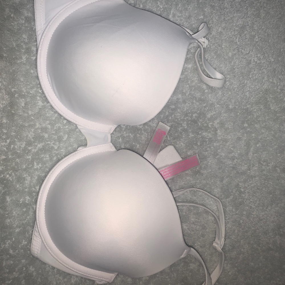Beautiful, comfortable Victoria’s Secret bra